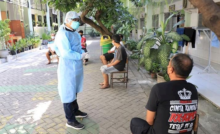 Wali Kota Eri saat di rumah sehat Tambaksari Surabaya/RMOLJatim