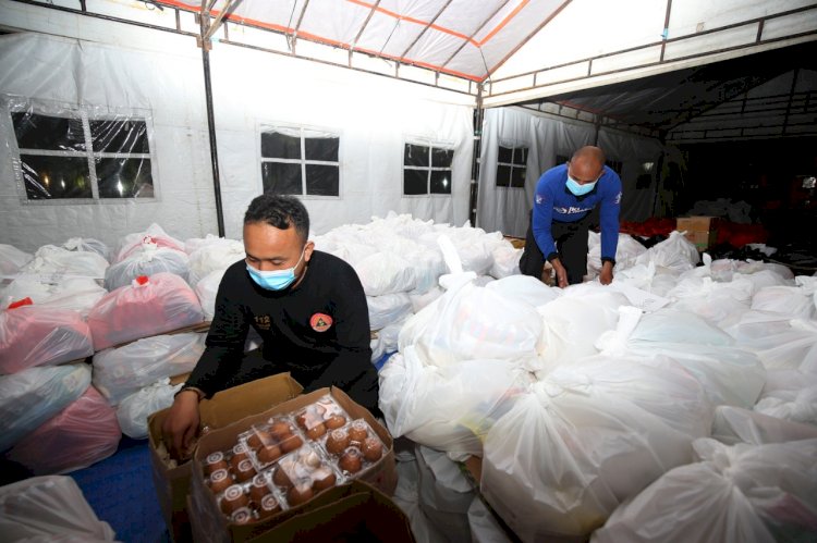 Bantuan berupa sembako dari ASN Pemkot Surabaya/RMOLJatim