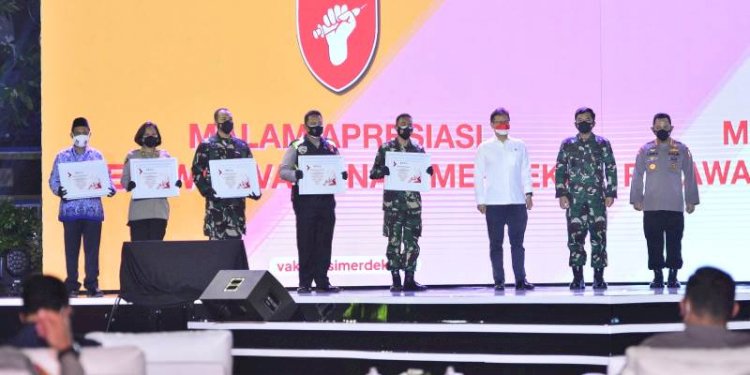 Panglima TNI dan Kapolri menghadiri kegiatan 'Malam Apresiasi Relawan Vaksinasi Merdeka' di Polda Metro Jaya/Net