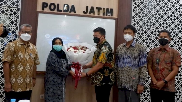 Suasana pemberian bujet dari Pendekar ke Polda Jatim yang diunggah di medsos.