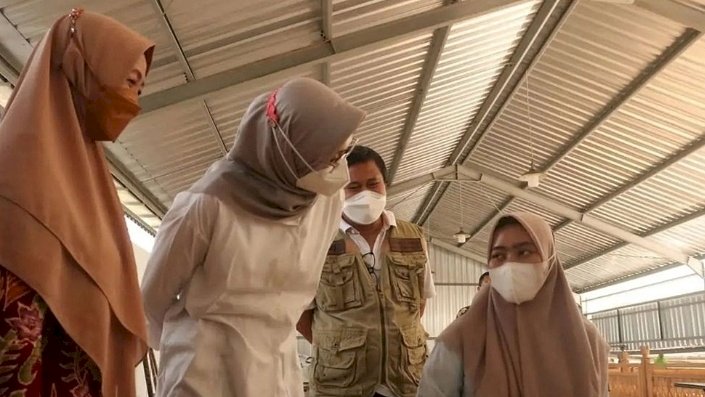 Bupati Probolinggo meninjau Vaksinasi pelaku UMKM. /RMOLJatim
