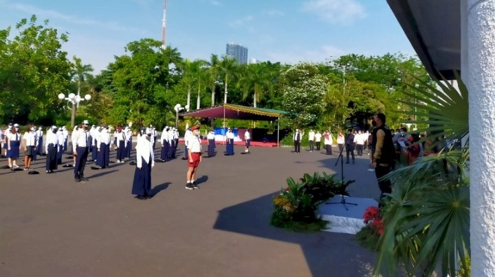 Wali Kota Eri mengukuhkan tim siswa satgas sekolah/RMOLJatim