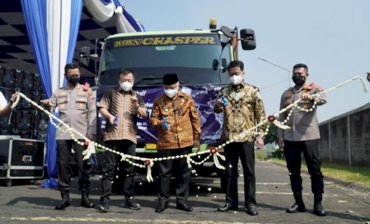 Bupati Malang gunting pita bersama Johan Wijaya didampingi Ge Recta Geson serta Kapolres Malang dan Kapolresta Malang/ist