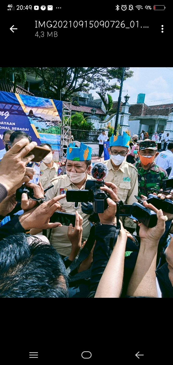 Bupati Jember Hendy Siswanto saat melouncing angkutan wisata/RMOLJatim