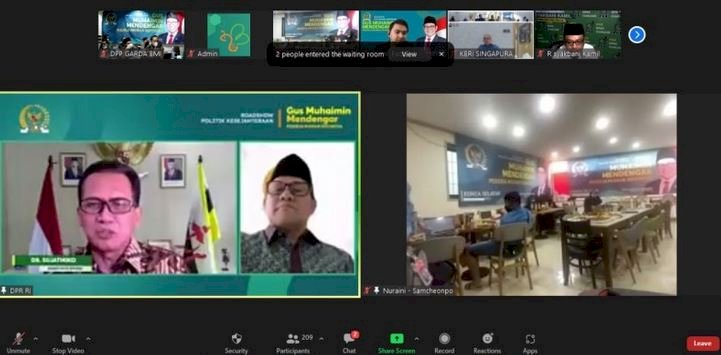 Wakil Ketua DPR RI, Abdul Muhaimin Iskandar saat berinteraksi dengan PMI/Repro