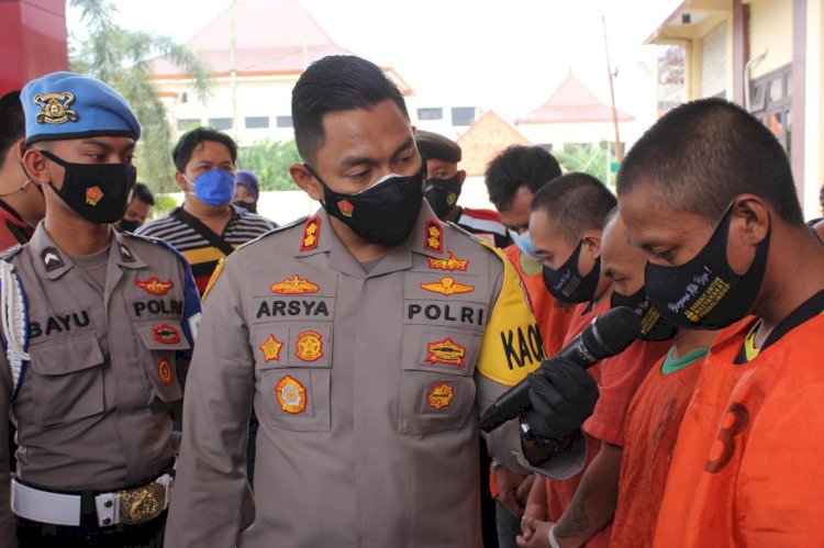 Kapolres Probolinggo, saat membeber para tersangka jaringan narkoba/RMOLJatim