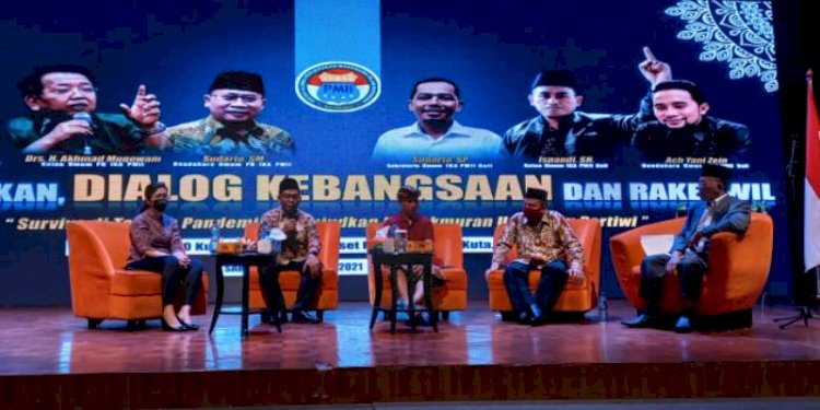  Pendiri & Ketua Umum Forum Satu Bangsa, Hery Haryanto Azumi (kedua dari kiri)/Ist