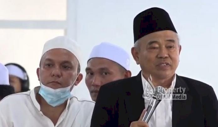 KH Asep Saifudin Chalim didampingi Habib Salim Quraisy saat memberi motivasi/Ist