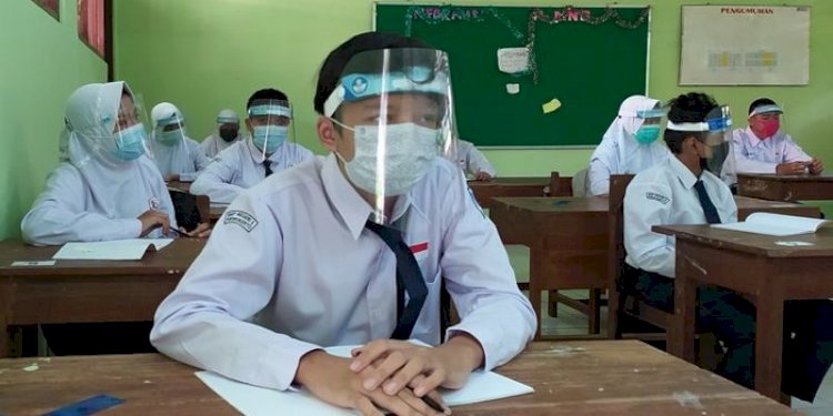 Siswa belajar tatap muka saat pandemi/Net