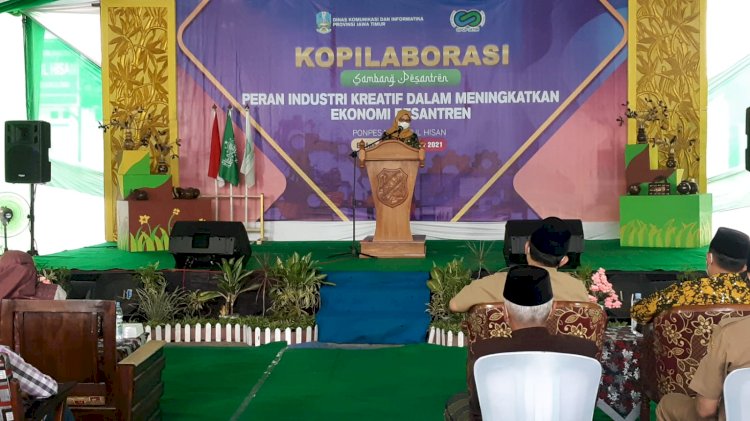 Bupati Blitar, Hj Rini Syarifah saat memberikan sambutan pada Kopilaborasi sambang pesantren di Ponpes Mambaul Hisan Blitar/ist