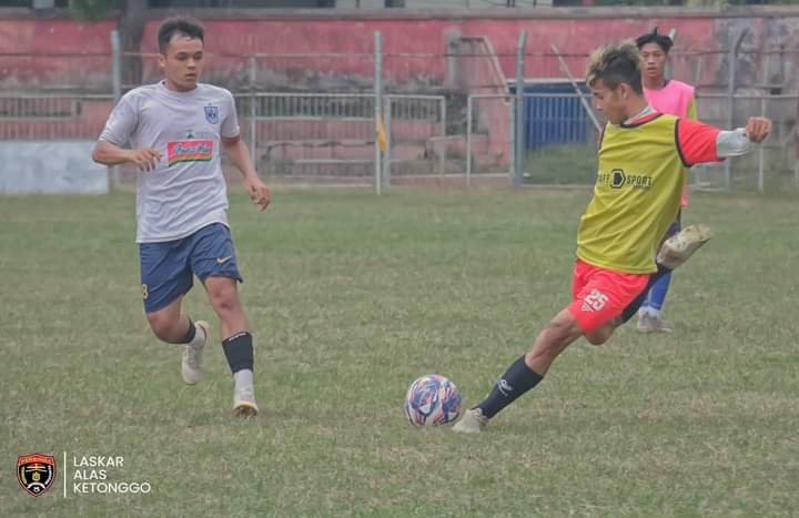 Pemain Persinga Ngawi tengah menjalani TC di Stadion Ketonggo/repro