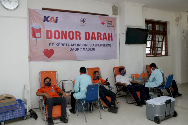 donor darah di Stasiun Madiun dalan peringatan HUT  Ke-76 KAI/Ist