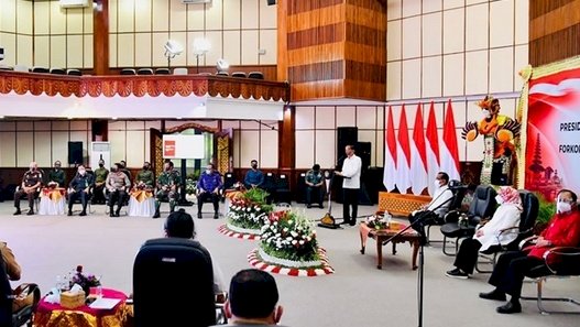 Presiden Joko Widodo memberikan pengarahan kepada Forum Koordinasi Pimpinan Daerah (Forkopimda) se-Provinsi Bali di Gedung Wisma Sabha Utama, Kompleks Kantor Gubernur Bali/Ist