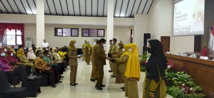 Penyerahan SK Pensiun dan Piagam ASN Jember, di Pendopo Wahya Wibawagraha/RMOLJatim