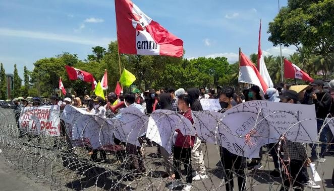 Demo GMNI Jember dan perwakilan mahasiswa Paseban/RMOLJatim 