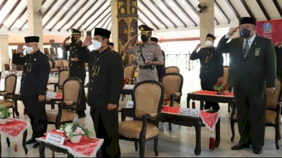 Bupati Malang, H.M Sanusi bersama forkopimda Kabupaten Malang saat mengikuti upacara Hari Jadi Provinsi Jatim Ke -76 Secara Virtual/Ist