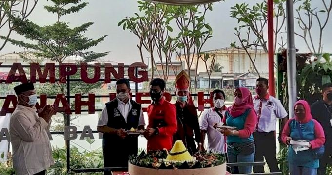 Gubernur DKI Jakarta Anies Baswedan meresmikan infrastruktur di Kampung Tanah Merah, Jakarta Utara, Sabtu, 16 Oktober 2021/RMOLJakarta