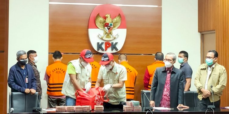 Komisi Pemberantasan Korupsi (KPK) pamerkan barang bukti uang tunai usai melakukan OTT terhadap Bupati Musi Banyuasin, Dodi Reza Alex Noerdin/RMOL