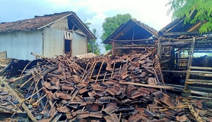 Kondisi salah satu rumah yang rusak parah akibat puting beliung/RMOLJatim