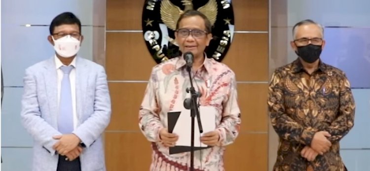 Menko Polhukam Mahfud MD saat beri keterangan pers terkait Pinjaman Online/Repro