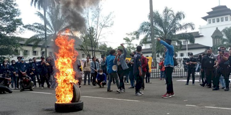 Aksi unjuk rasa mahasiswa di depan Gedung Sate, Kota Bandung/Ist