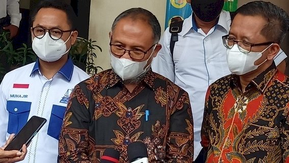 Kuasa hukum DPP Partai Demokrat, Bambang Widjojanto (tengah) di PTUN Jakarta Timur/RMOL