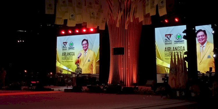 Ketua Umum Partai Golkar, Airlangga Hartarto menyampaikan pidato politiknya di acara puncak HUT ke-57 Partai Golkar di Kantor DPP Partai Golkar, Jalan Anggrek Nelly Murni, Slipi, Jakarta Barat, Sabtu malam. 23 Oktober/RMOL