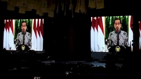 Presiden Joko Widodo saat memberikan ucapan selamat HUT ke-57 Partai Golkar secara virtual, Sabtu malam, 23 Oktober/RMOL