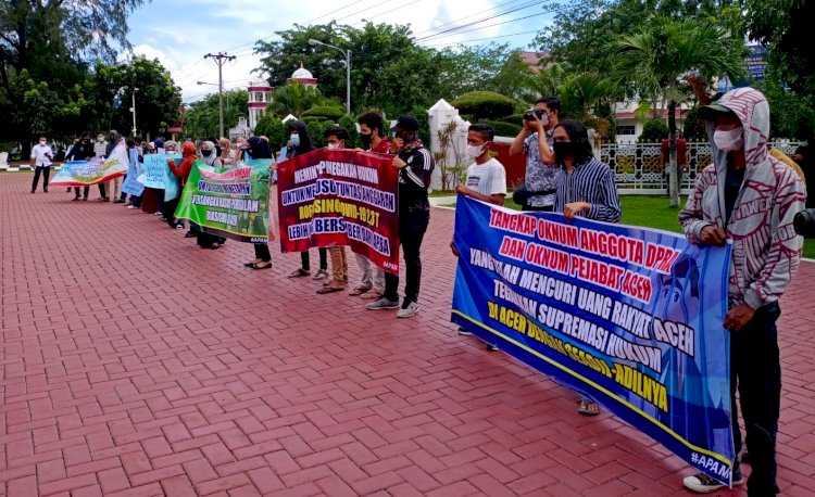 Massa APAM berunjuk rasa di depan kantor Gubernur Aceh/RMOLAceh 