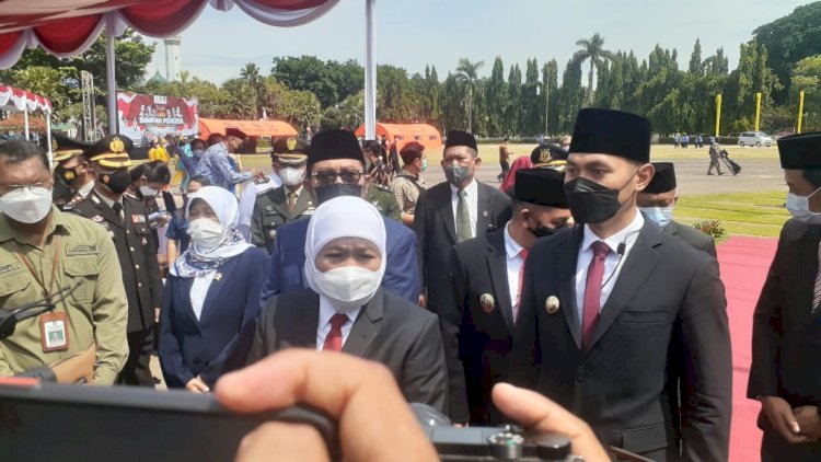 Gubernur Jawa Timur Khofifah Indar Parawansa usai memimpin upacara peringatan Sumpah Pemuda ke-93 di Alun-alun Tuban/RMOLJatim