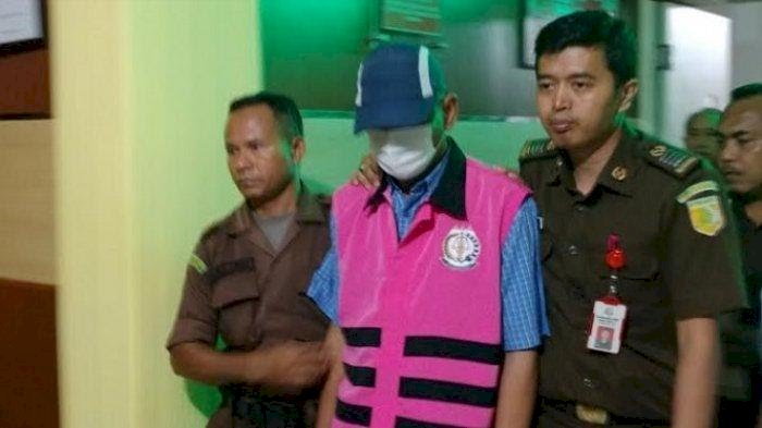 Direktur sekaligus pemilik PT Maksi Solusi Enjinering (MSE) Ir Irawan Sugeng Widodo alias Dodik saat ditetapkan tersangka dan ditahan/Net