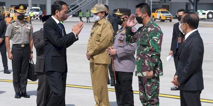 KSAD Jenderal TNI Andika Perkasa ikut melepas lawatan Presiden Joko Widodo di Bandara Soekarno-Hatta, Jumat pagi/Net