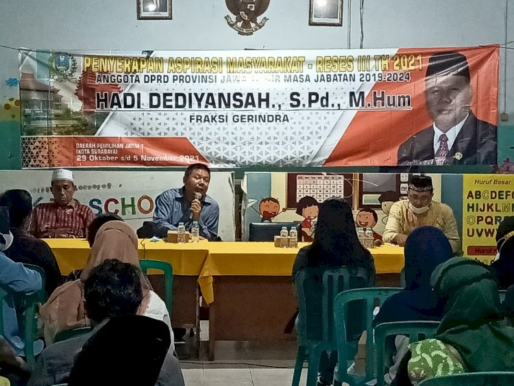 Anggota DPRD Jatim, Hadi Dediyansah saat melakukan Reses III Tahun 2021, di Balai RW VII, Kecamatan Krembangan, Jumat (29/10/2021)