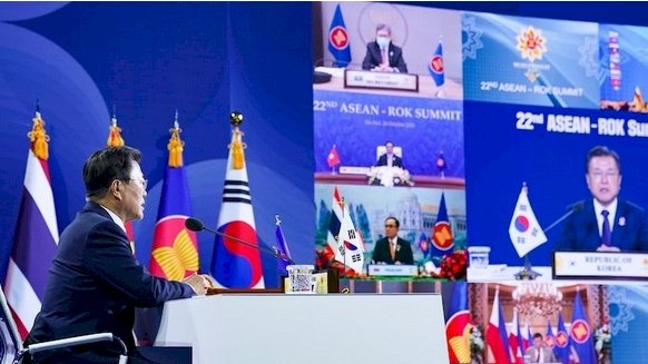 Presiden Korea Selatan Moon Jaein ketika menghadiri KTT Ke-22 ASEAN/Ist