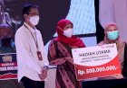 Bank Jatim Serahkan Hadiah Undian Tabungan Simpeda 2021