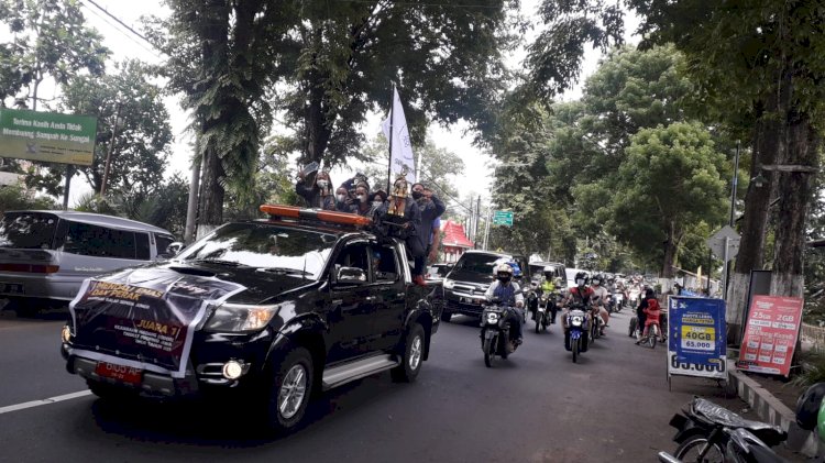 Sejumlah atlet diarak keliling kota/RMOLJatim