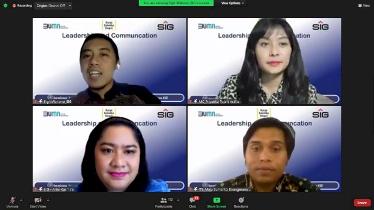 Advisor of Sales SIG, Sigit Wahono (kiri atas) dan General Manager Financial and Analysis SIG, Arini Kasmira (kiri bawah) saat menjadi narasumber pada webinar bertema “Leadership and Communication”/Ist