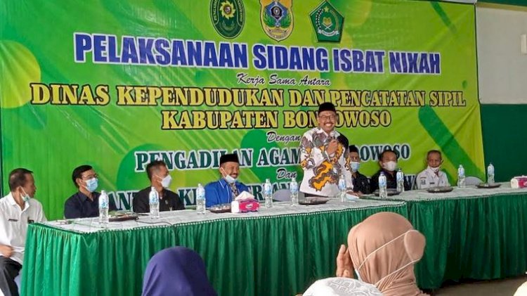 Suasana pengarahan kepada warga sebelum Isbat Nikah dimulai/RMOLJatim
