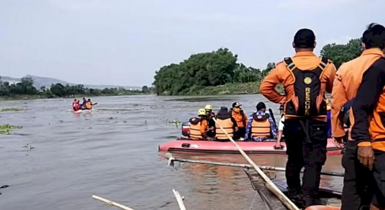 Pencarian korban di Bengawan Solo/RMOLJatim 