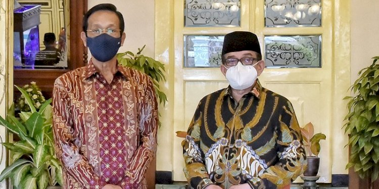Ketua Majelis Syuro PKS, Salim Segaf Al Jufri dengan Gubernur Daerah Istimewa Yogyakarta, Sri Sultan Hamengkubuwono X/Repro