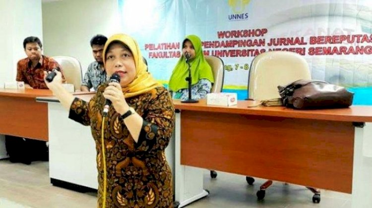 Prof Sucihatiningsih/ ist