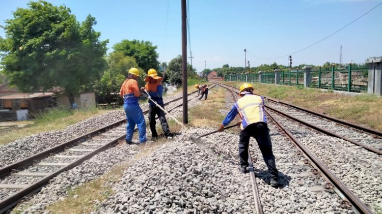 PT KAI (Persero) Daop 7 Madiun menyiapkan alat material untuk siaga (AMUS)/ ist