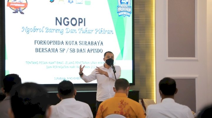 Wali Kota Eri diskusi bertema Ngobrol Bareng dan Tukar Pikiran (Ngopi) di Gedung M. Yasin Mapolrestabes Surabaya/RMOLJatim
