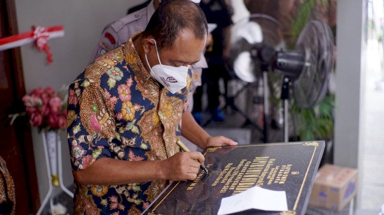 Armuji meresmikan dapur umum ketiga di Babatan Pantai, Kecamatan Mulyorejo, Surabaya/ist