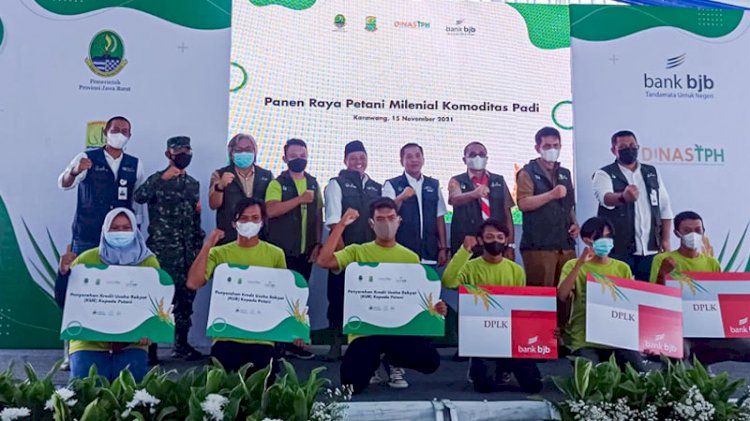 Panen raya Petani Milenial di Desa Gembongan, Kecamatan Banyusari, Kabupaten Karawang, Senin, 15 Desember 2021./Dok