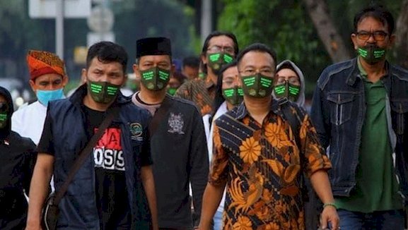 Ketua Majelis Jaringan Aktivis Pro Demokrasi (ProDEM) Iwan Sumule dan aktivis ProDEM/Net