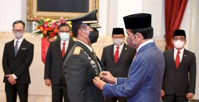 Jenderal Andika Perkasa saat dilantik sebagai Panglima TNI oleh Presiden Republik Indonesia, Joko Widodo/Repro