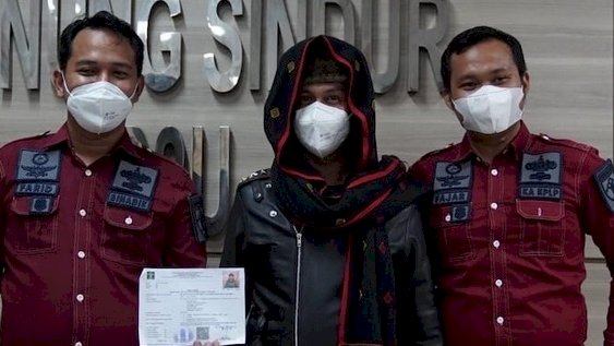 Pendakwah kondang Habib Bahar bin Smith (tengah)/Net
