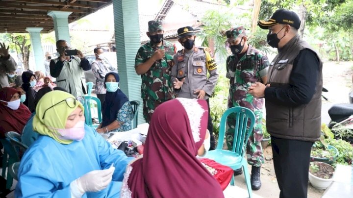  Vaksinasi di Tuban/ ist