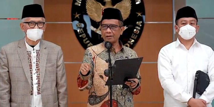 Menteri Koordinator Bidang Politik, Hukum, dan Keamanan (Menko Polhukam) Mahfud MD bersama jajaran Majelis Ulama Indonesia (MUI) di Kantor Menko Pollhukam, Jakarta/Repro